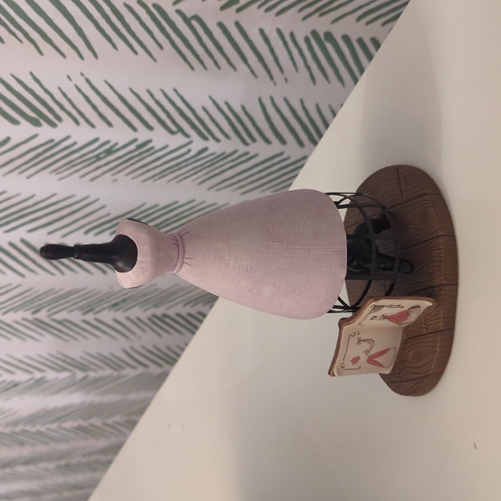 Walt Disney Classics Collection Cinderella Pink Dress Mannequin - Picture 3 of 5